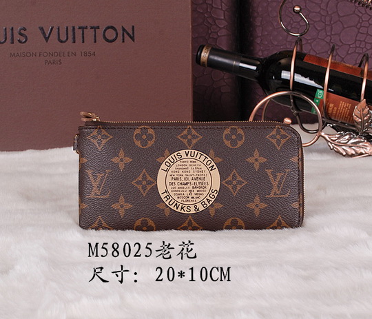 Louis Vuitton Wallet M58025 size 20*10CM