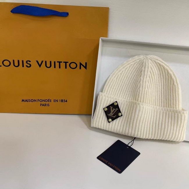 Louis Vuitton Scarf & Beanie Set ID:20221216-109 [20221216-109
