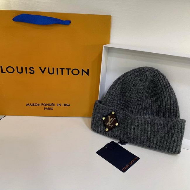 Louis Vuitton Scarf & Beanie Set ID:20221216-109 [20221216-109