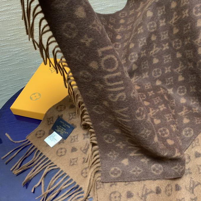 Louis Vuitton Scarf & Beanie Set ID:20221216-109 [20221216-109