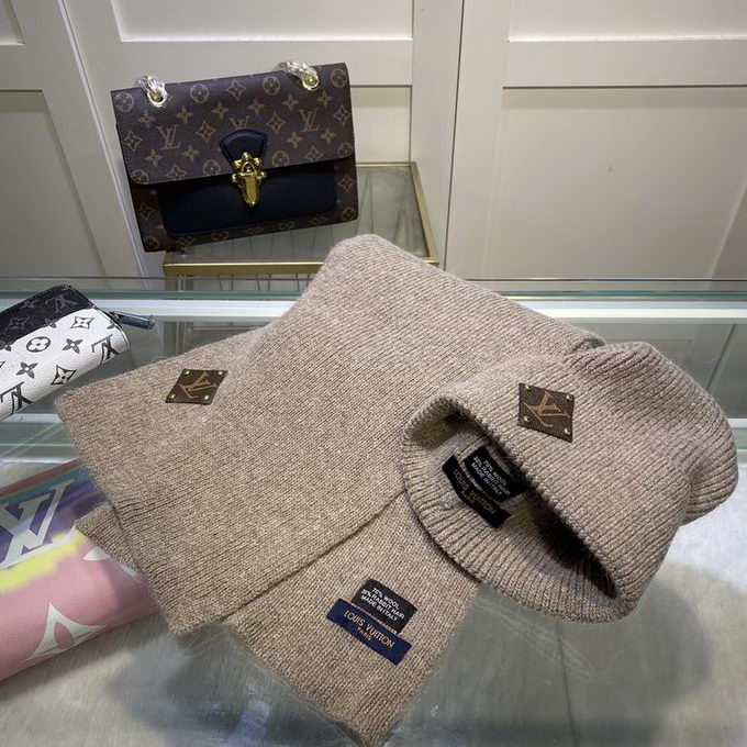 Louis Vuitton Scarf & Beanie Set ID:20221216-109 [20221216-109